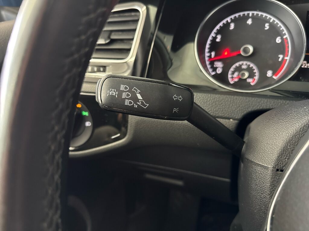 Volkswagen Golf 2014 Sininen