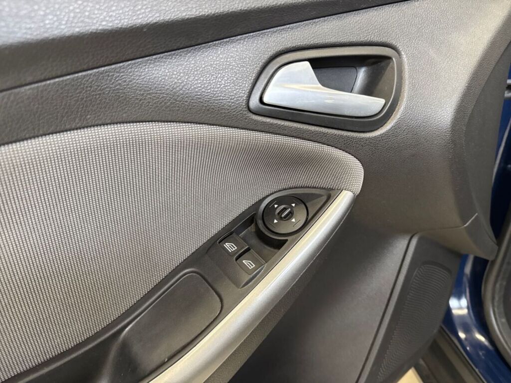 Ford Focus 2014 Sininen