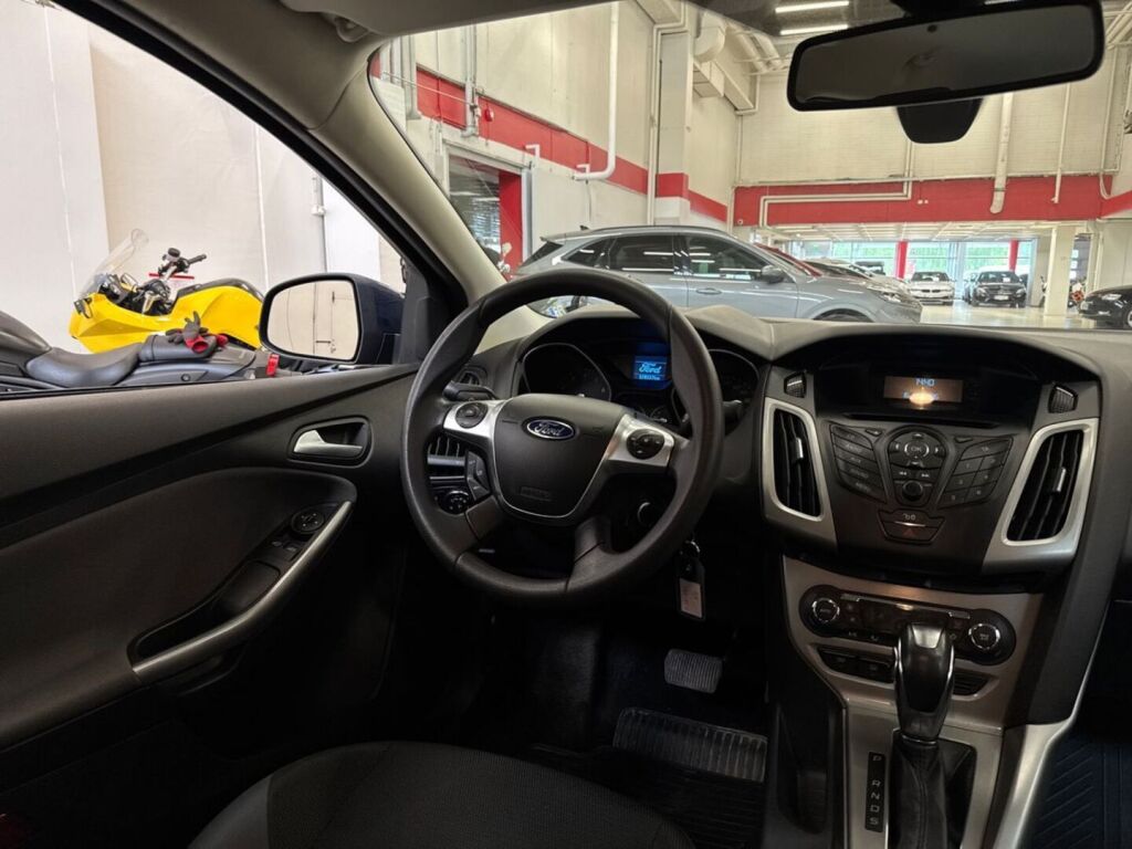 Ford Focus 2014 Sininen