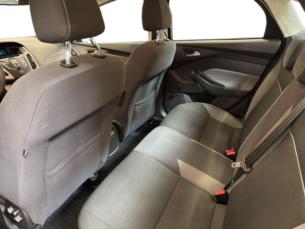 Ford Focus 2014 Sininen