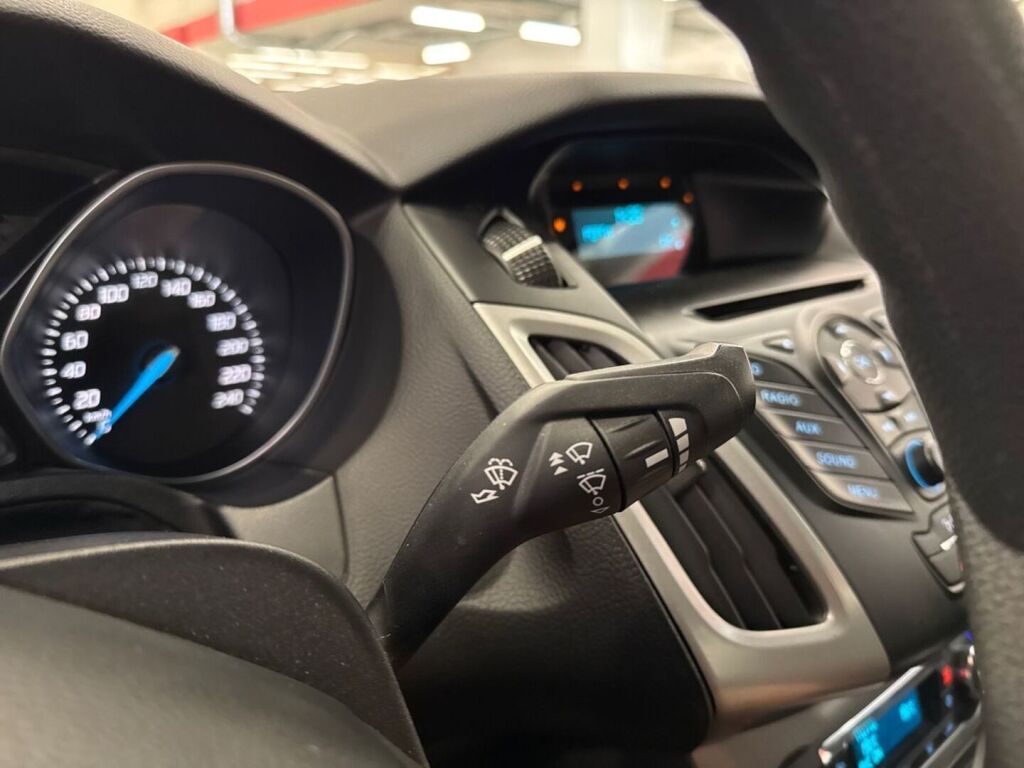 Ford Focus 2014 Sininen