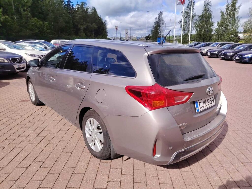 Toyota Auris 2014 Ruskea (beige)