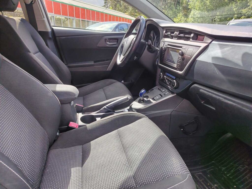 Toyota Auris 2014 Ruskea (beige)