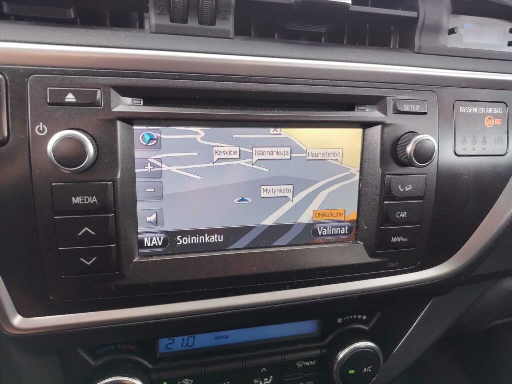 Toyota Auris 2014 Ruskea (beige)
