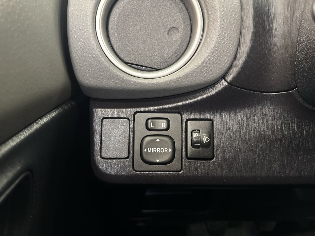 Toyota Yaris 2014 Hopea