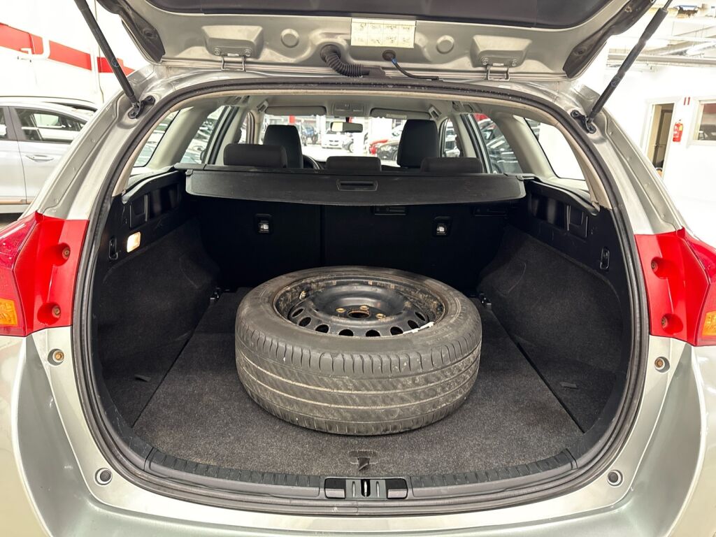 Toyota Auris 2014 Harmaa