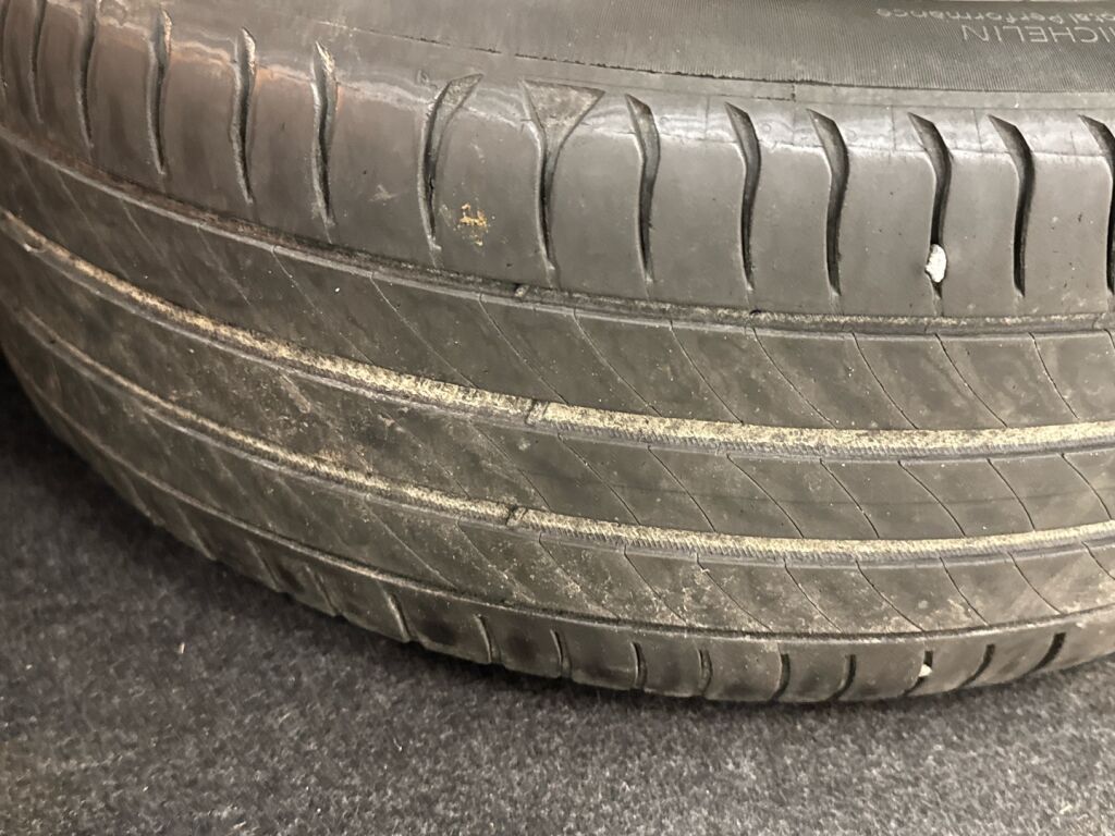 Toyota Auris 2014 Harmaa