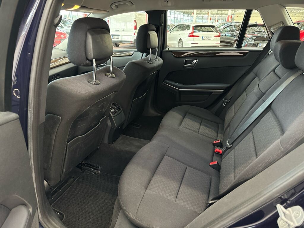 Mercedes-Benz E 2010 Sininen