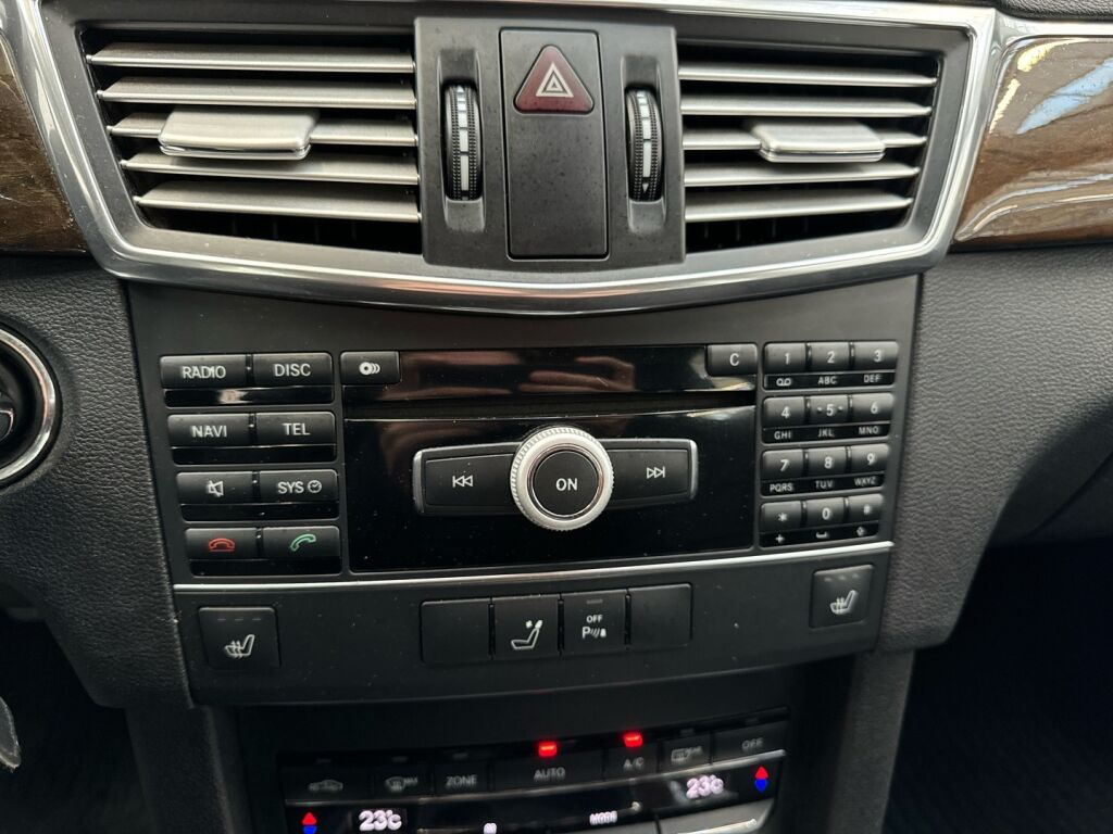 Mercedes-Benz E 2010 Sininen