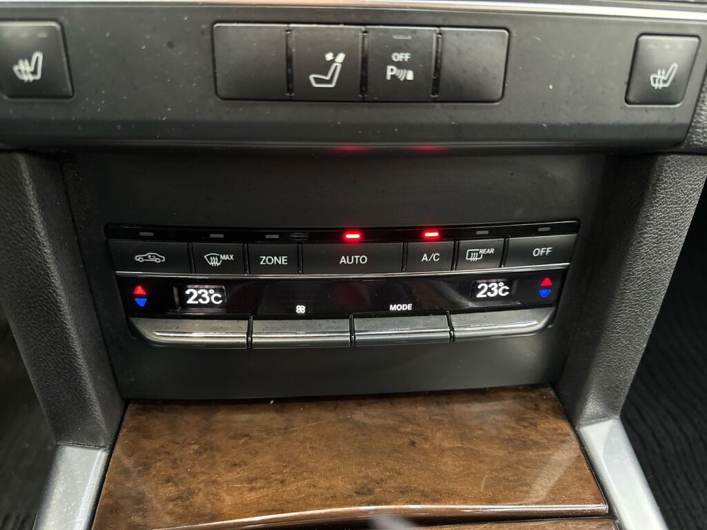 Mercedes-Benz E 2010 Sininen