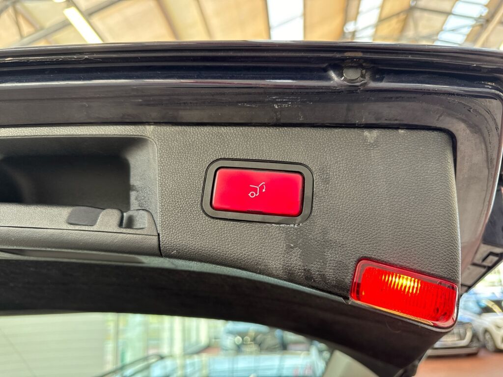 Mercedes-Benz E 2010 Sininen