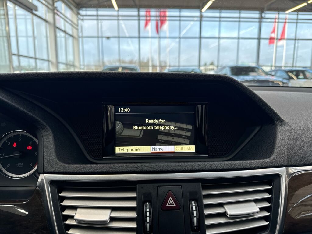 Mercedes-Benz E 2010 Sininen