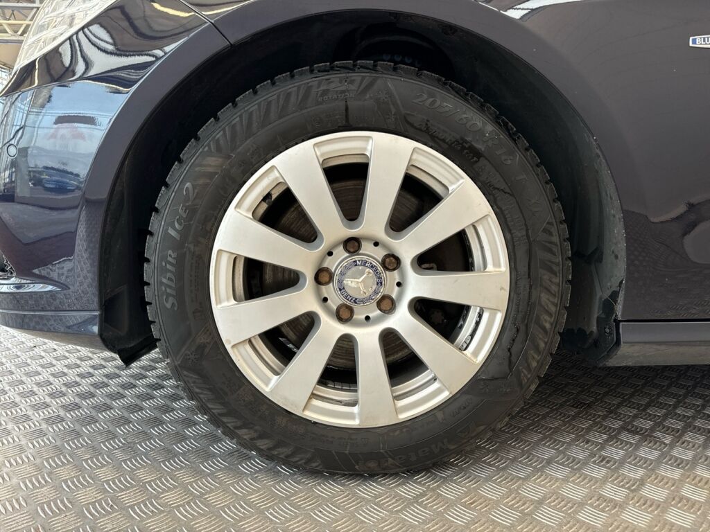 Mercedes-Benz E 2010 Sininen