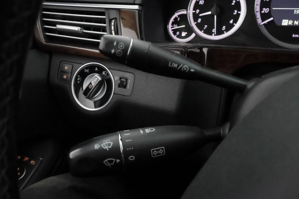 Mercedes-Benz E 2010 Hopea