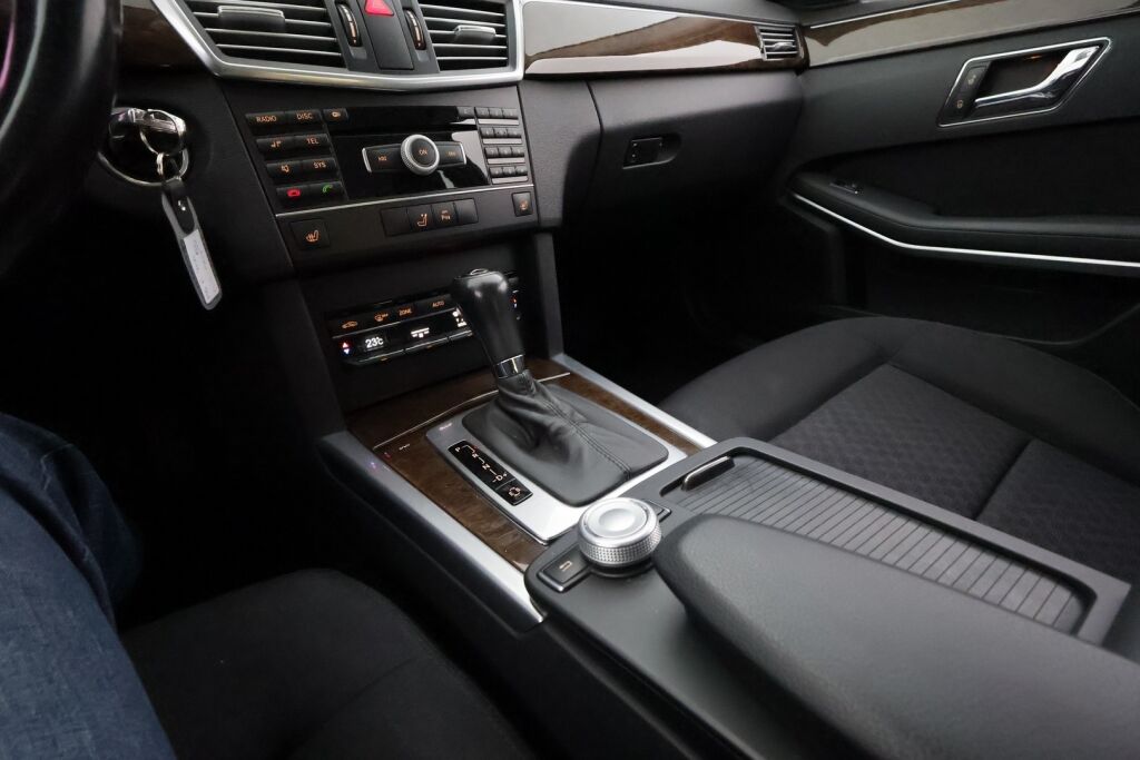 Mercedes-Benz E 2010 Hopea