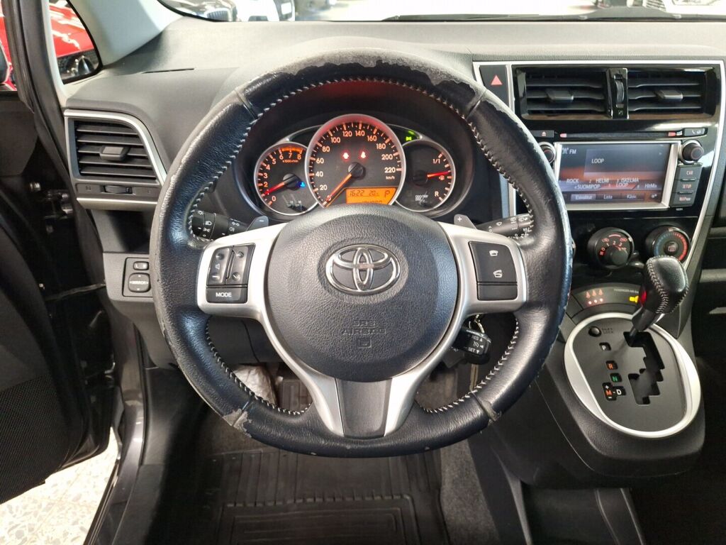 Toyota Verso-S 2014 Harmaa