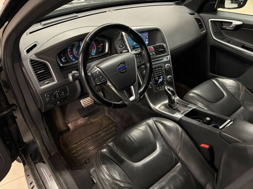 Volvo XC60 2015 Musta