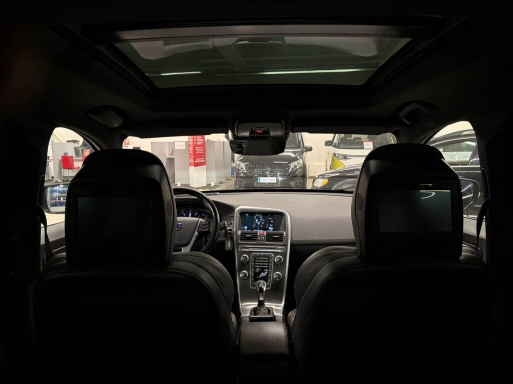 Volvo XC60 2015 Musta