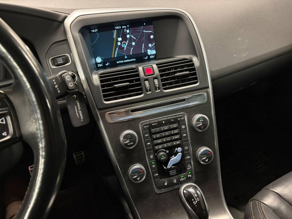 Volvo XC60 2015 Musta