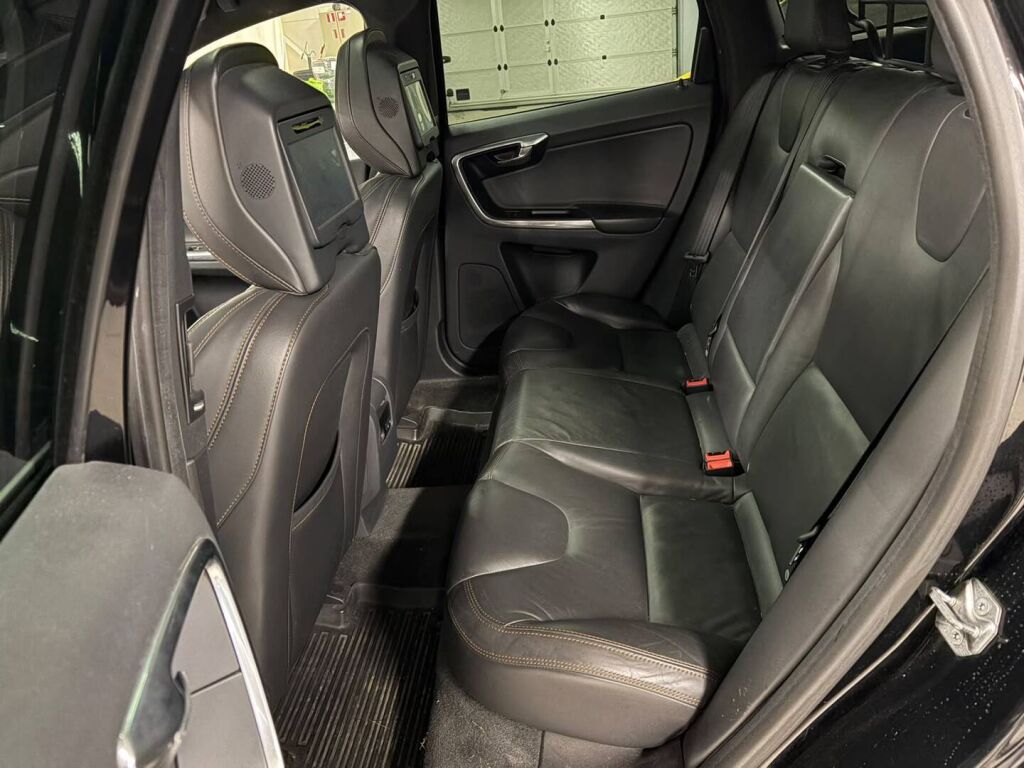 Volvo XC60 2015 Musta