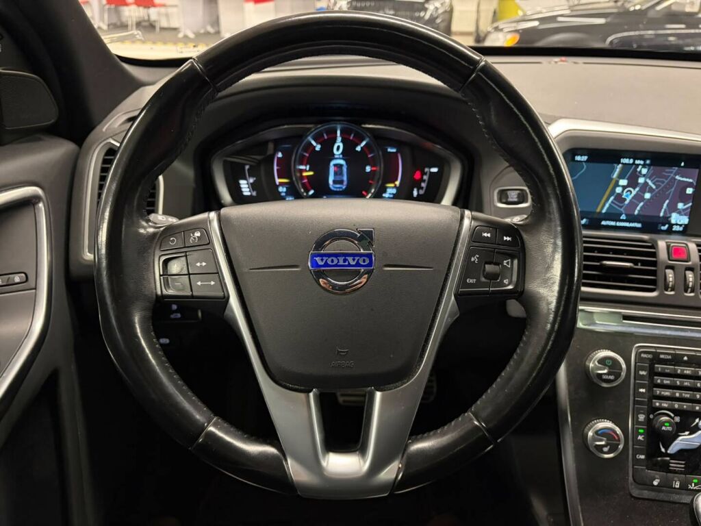 Volvo XC60 2015 Musta