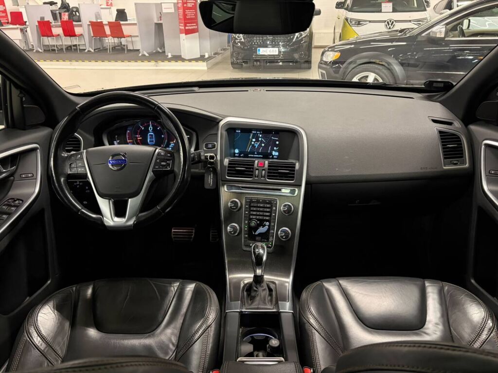 Volvo XC60 2015 Musta