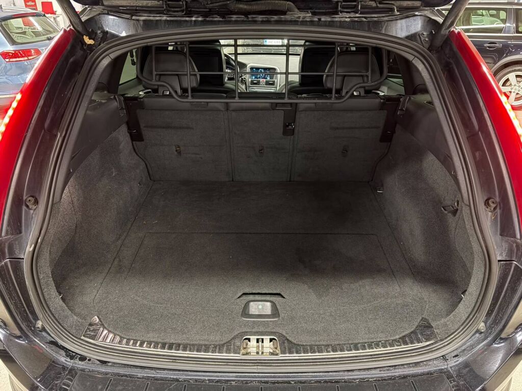 Volvo XC60 2015 Musta