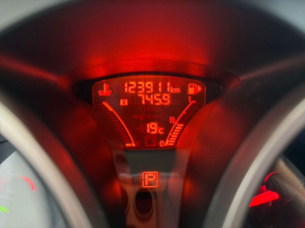 Nissan Juke 2014 Musta