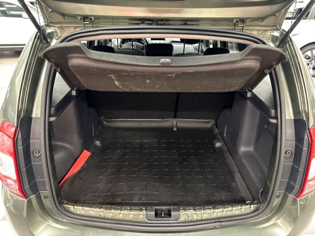 Dacia Duster 2015 Vihreä