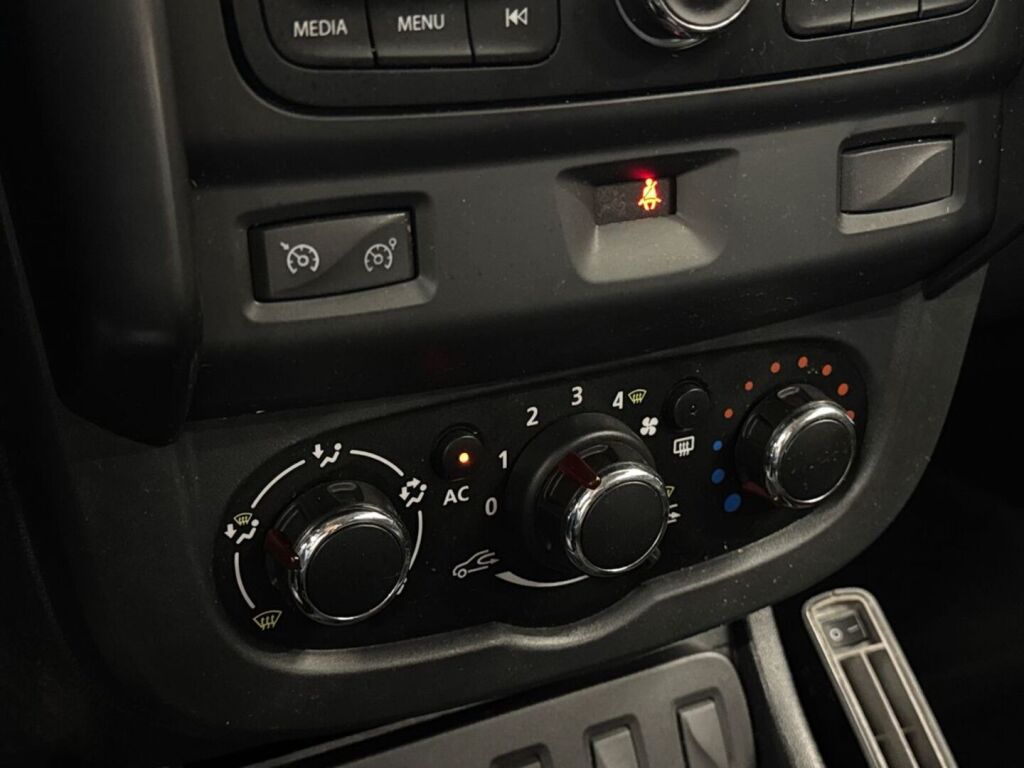 Dacia Duster 2015 Vihreä