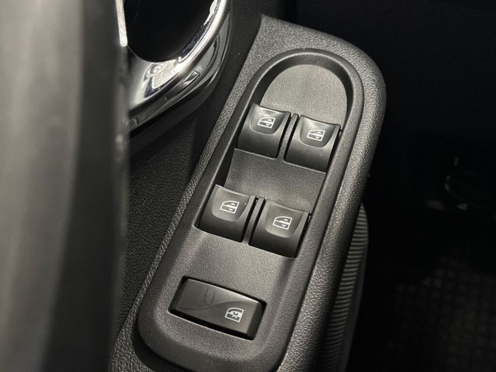Dacia Duster 2015 Vihreä