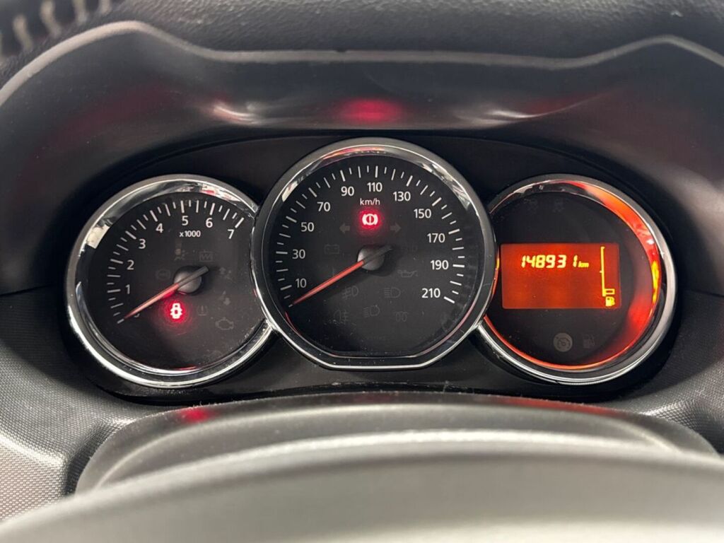 Dacia Duster 2015 Vihreä