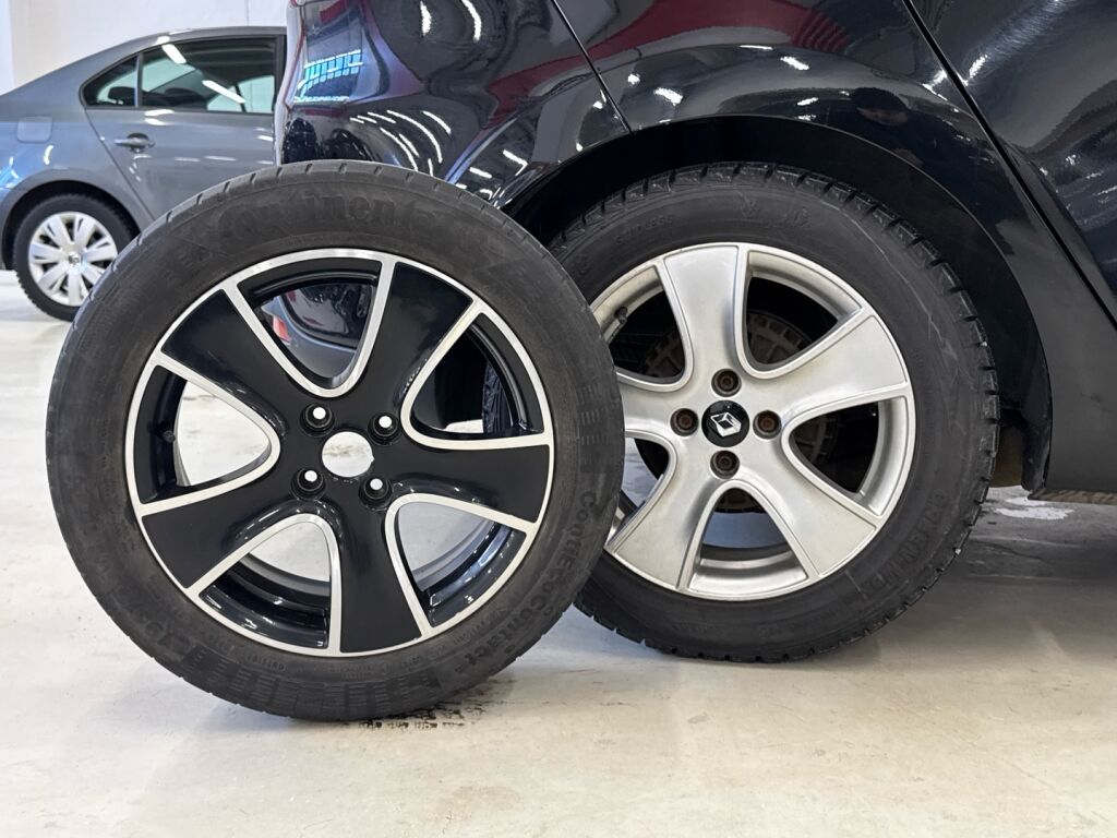 Renault Clio 2015 Musta