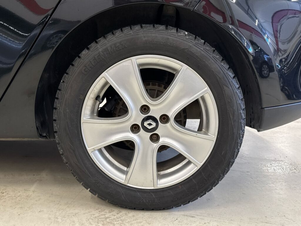 Renault Clio 2015 Musta