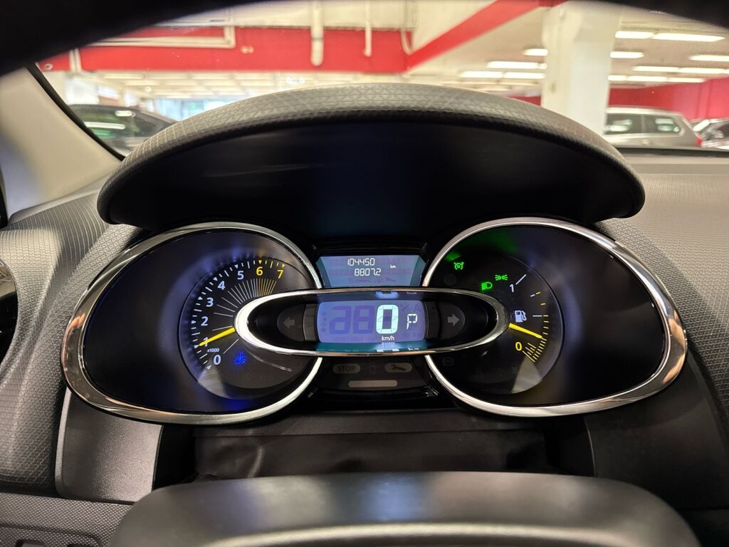 Renault Clio 2015 Musta