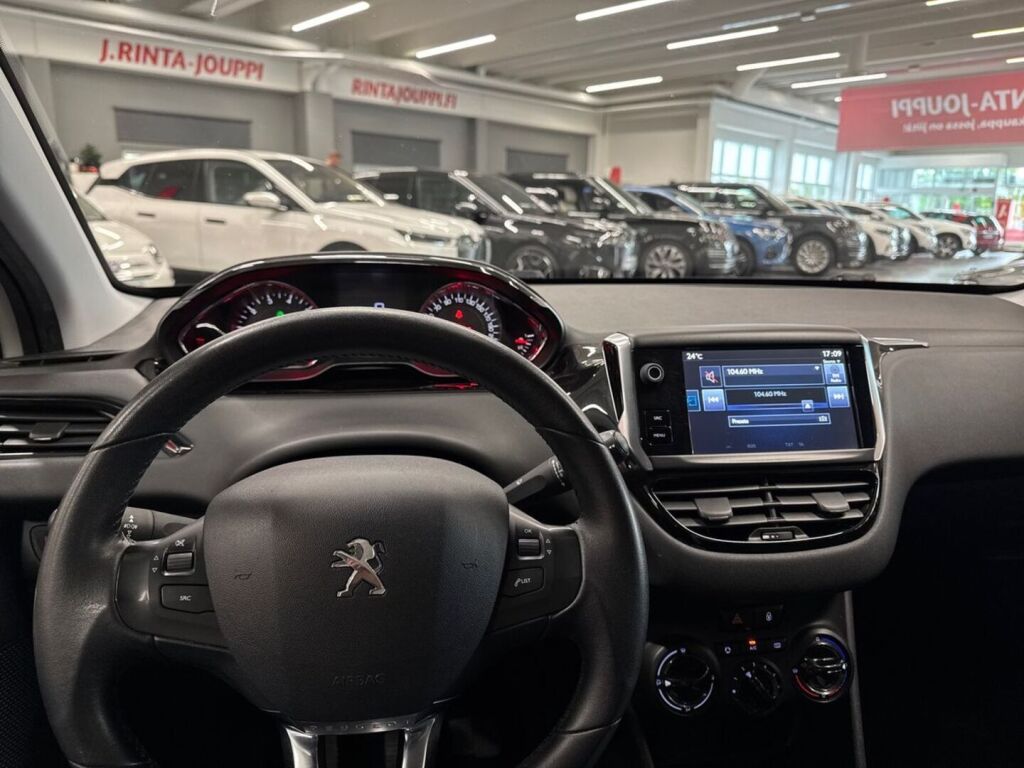 Peugeot 208 2014 Valkoinen