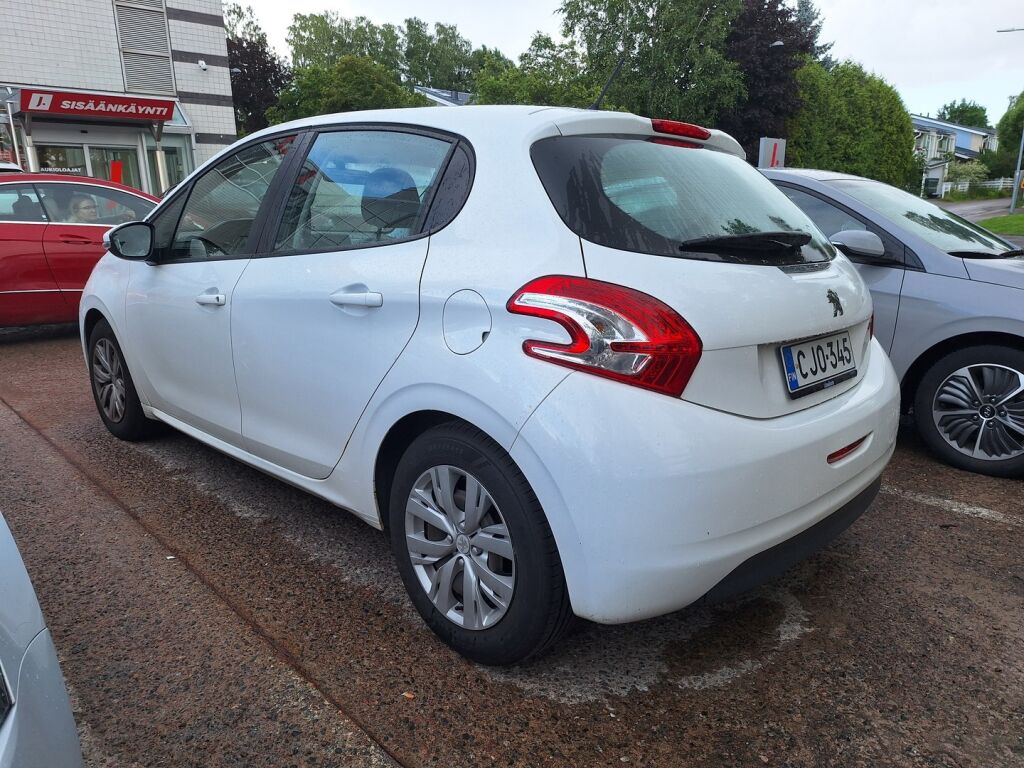 Peugeot 208 2014 Valkoinen