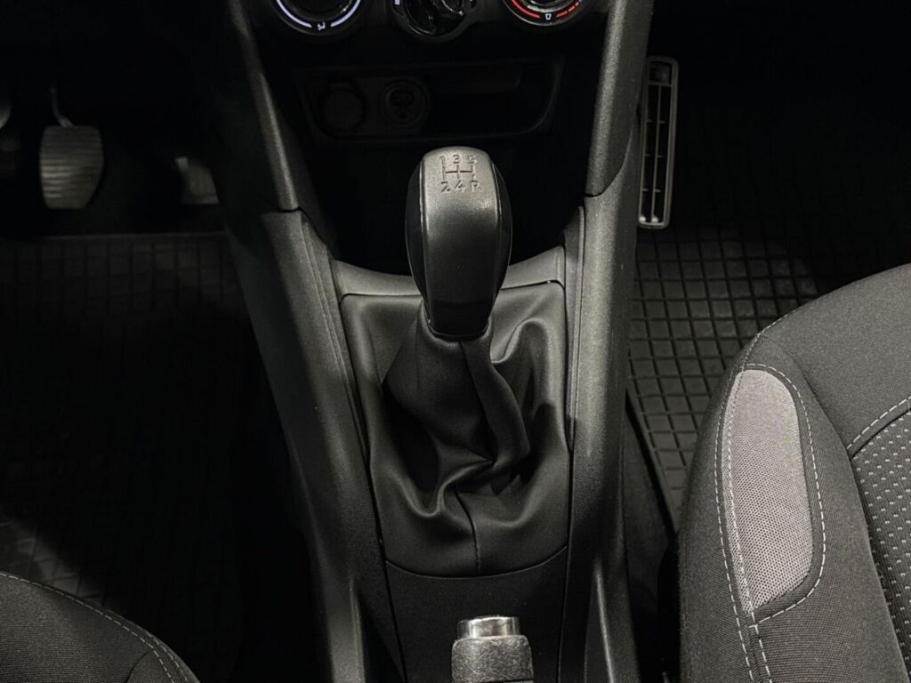 Peugeot 208 2014 Valkoinen
