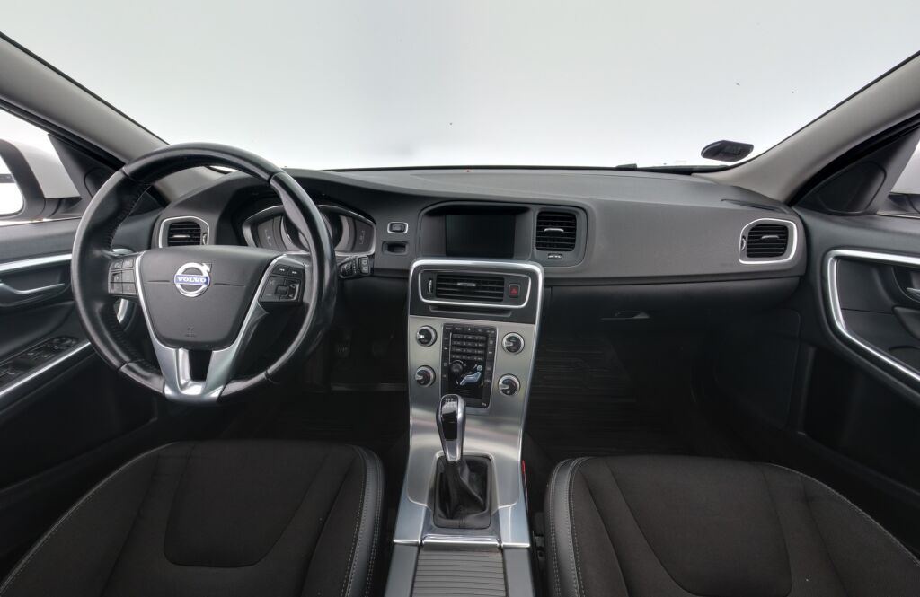 Volvo V60 2015 Valkoinen