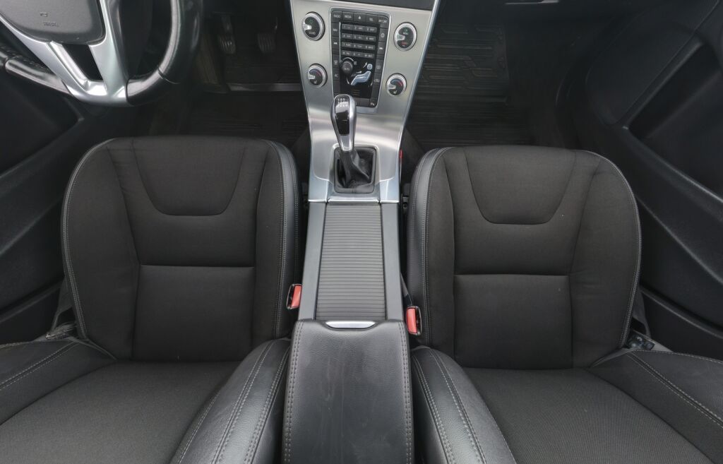 Volvo V60 2015 Valkoinen