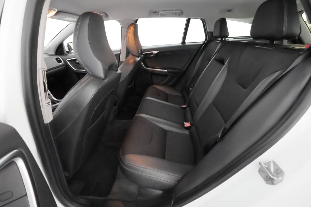 Volvo V60 2015 Valkoinen