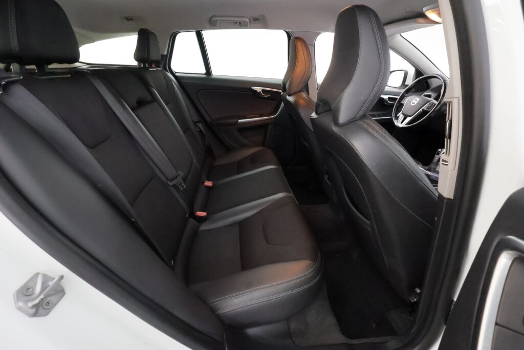 Volvo V60 2015 Valkoinen