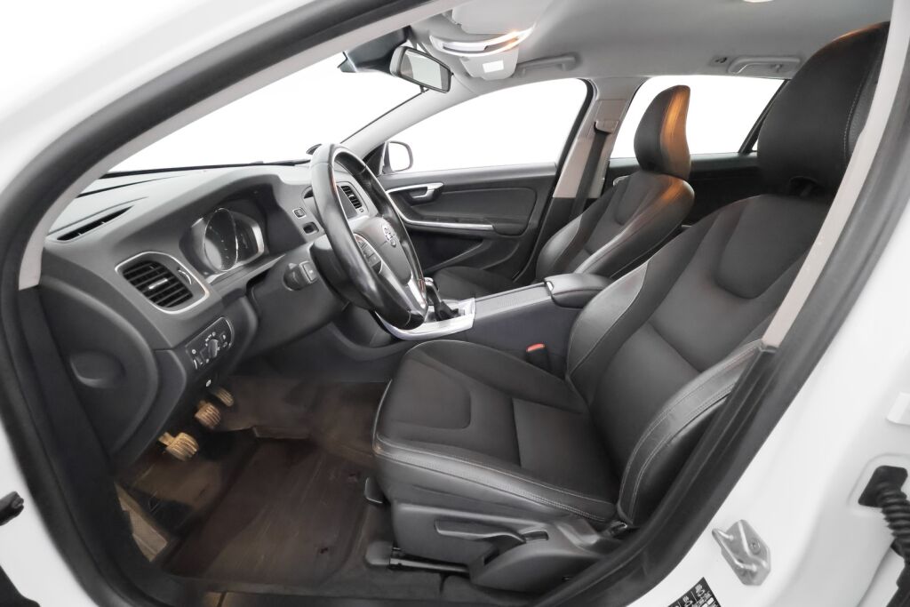 Volvo V60 2015 Valkoinen