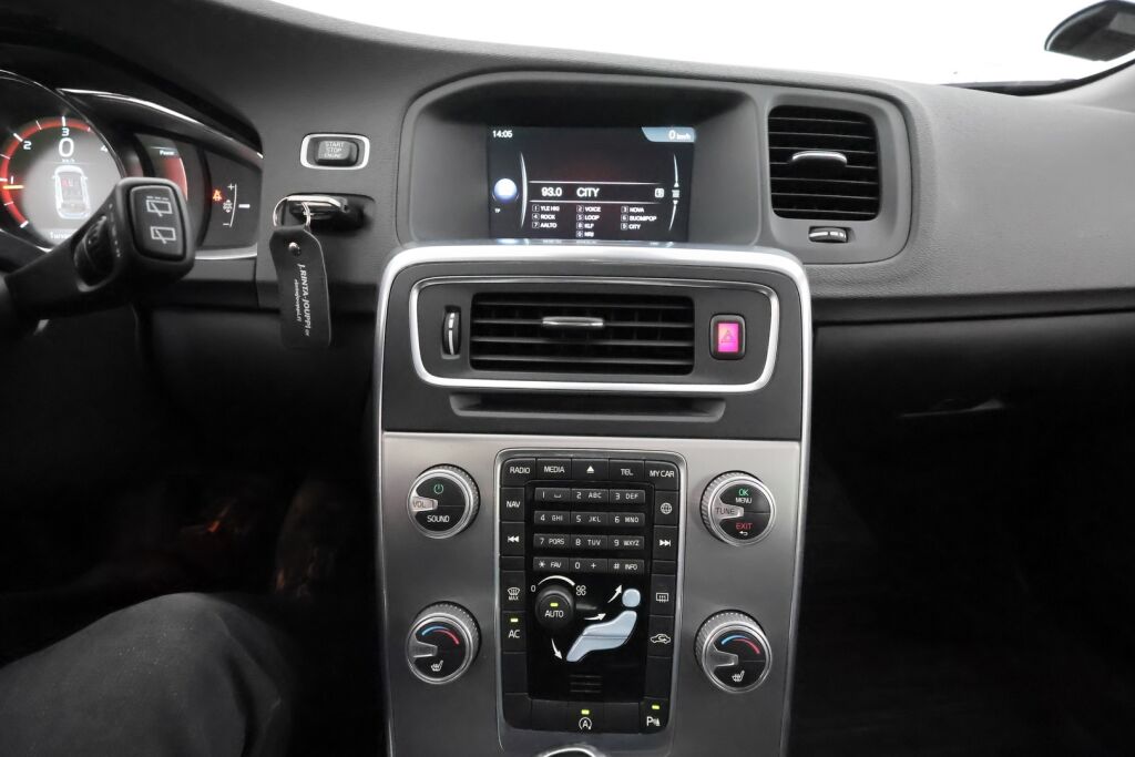 Volvo V60 2015 Valkoinen