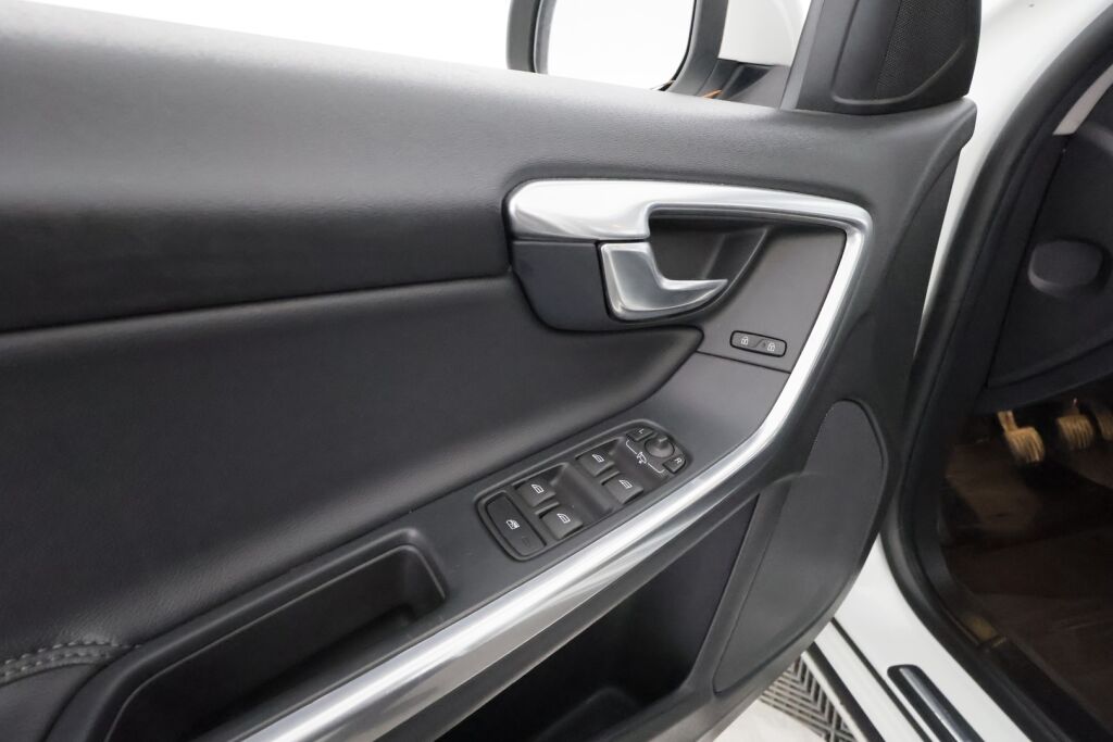 Volvo V60 2015 Valkoinen