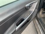 Volvo V60 2015 Musta