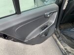 Volvo V60 2015 Musta