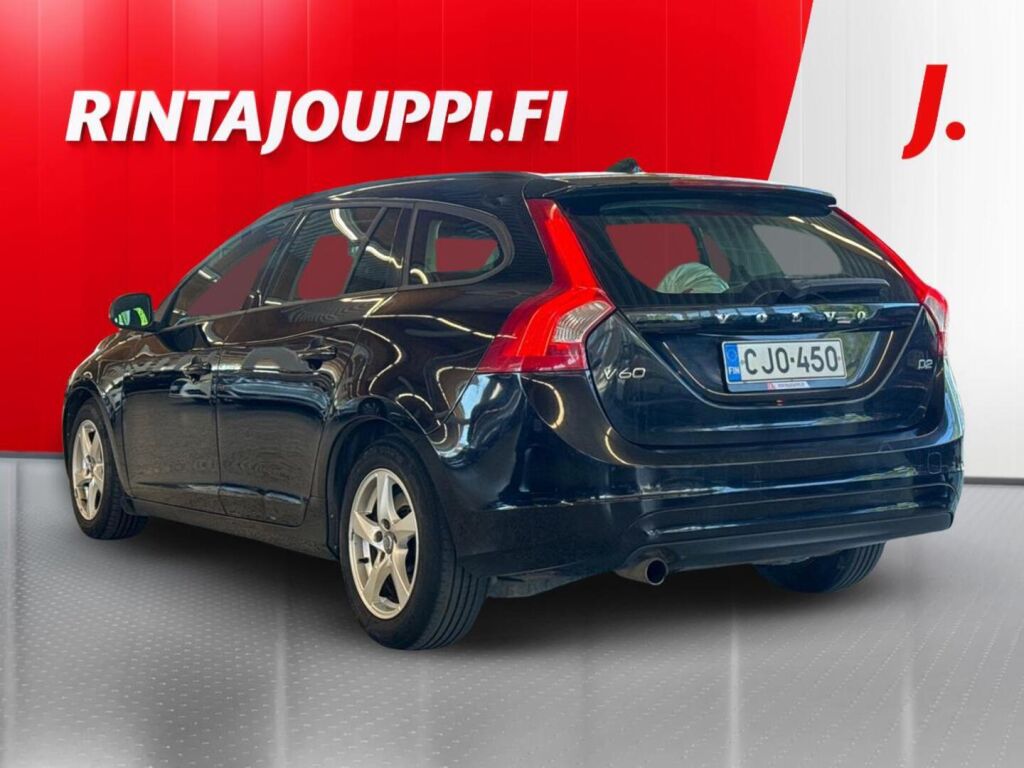 Volvo V60 2015 Musta