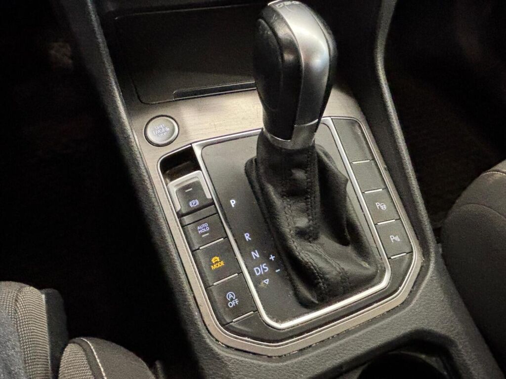 Volkswagen Golf Sportsvan 2015 Ruskea (beige)