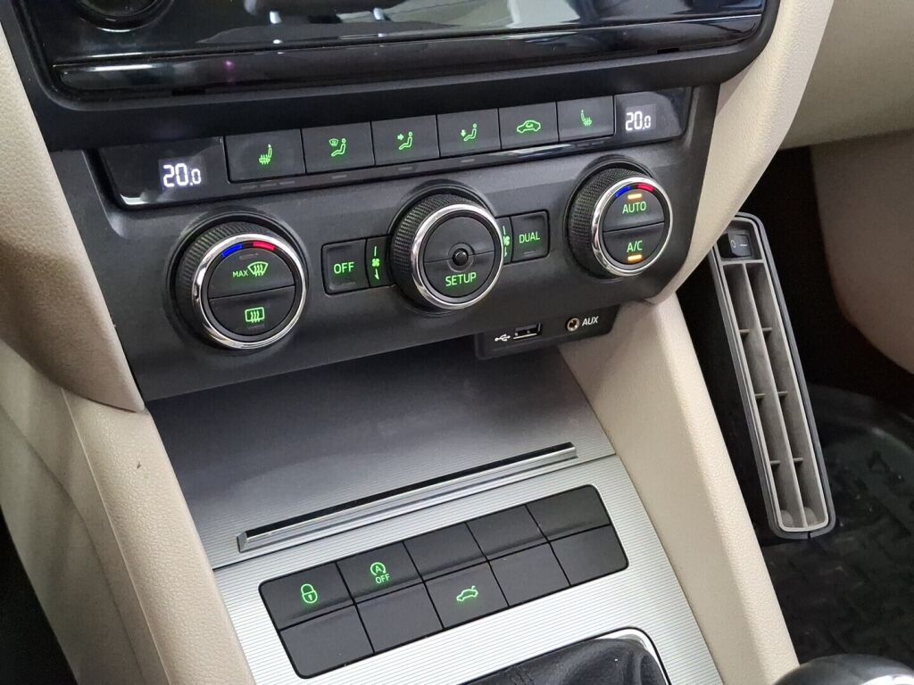 Skoda Octavia 2015 Harmaa